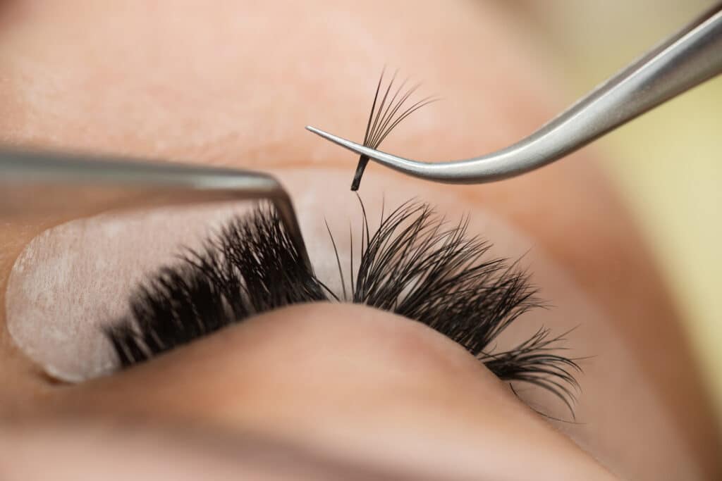 Aplicación detallada de extensiones de pestañas