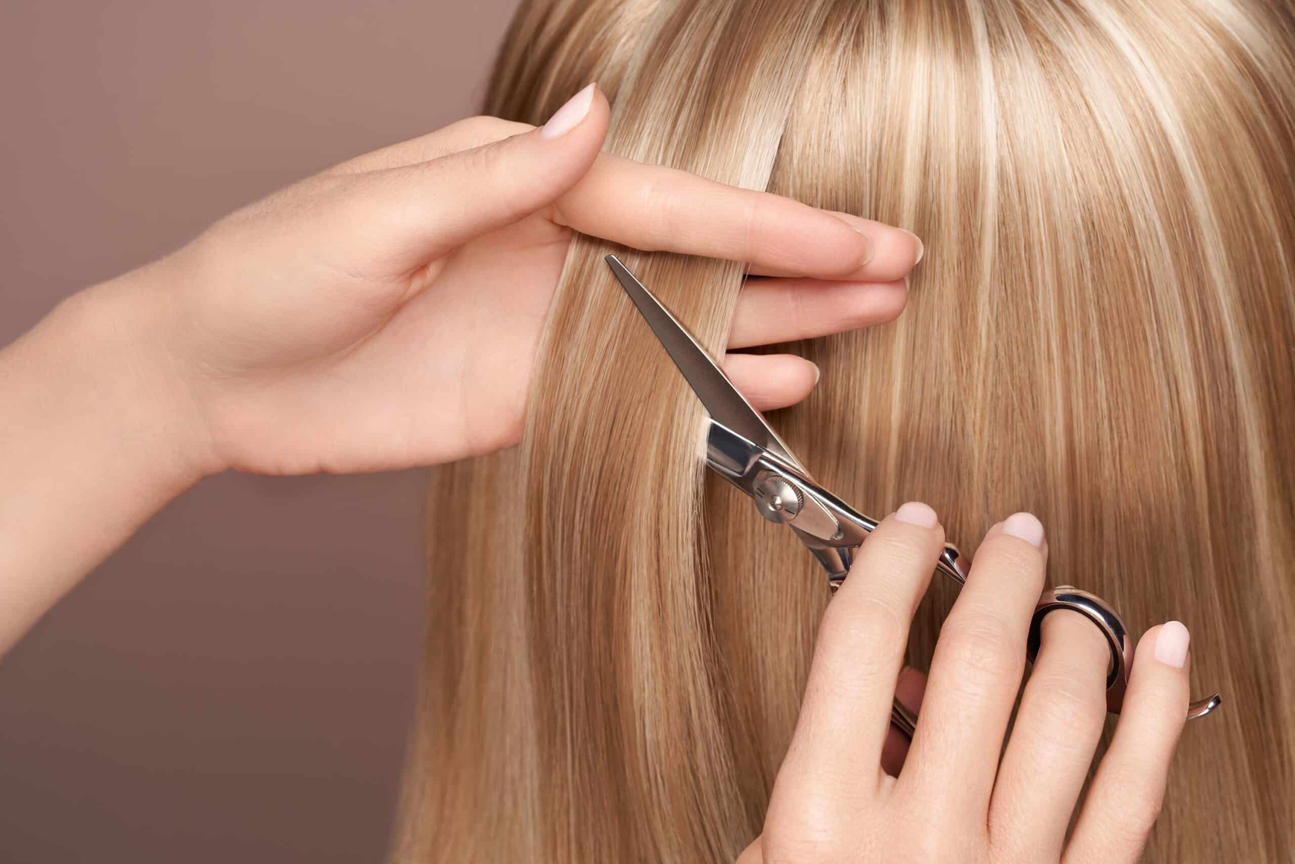 Cabello con rayitos y reflejos claros